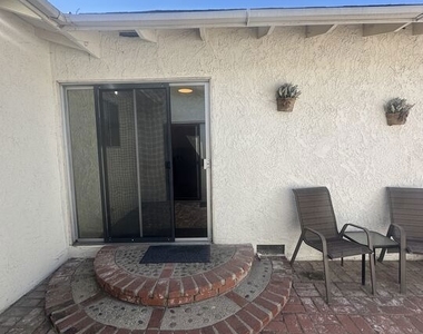 7359 Amestoy Avenue - Photo Thumbnail 14
