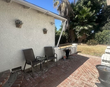 7359 Amestoy Avenue - Photo Thumbnail 15