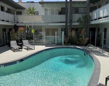 1145 Larrabee Street - Photo Thumbnail 1