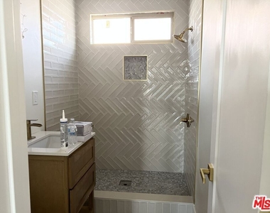 1336 W 37th Drive - Photo Thumbnail 4