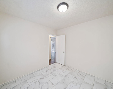 8633 Denver Avenue - Photo Thumbnail 11