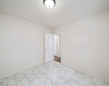 8633 Denver Avenue - Photo Thumbnail 6