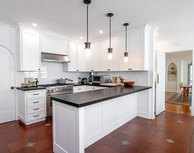 228 S Orange Drive - Photo Thumbnail 11