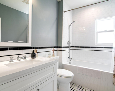228 S Orange Drive - Photo Thumbnail 19