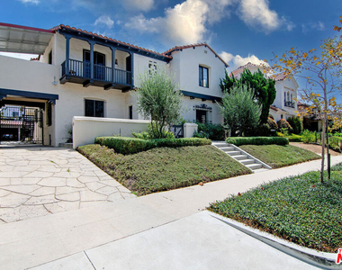 228 S Orange Drive - Photo Thumbnail 1