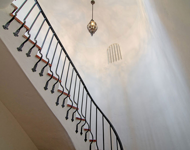 228 S Orange Drive - Photo Thumbnail 3