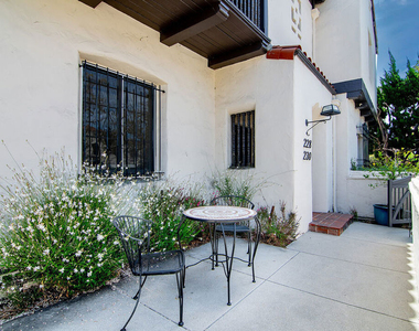 228 S Orange Drive - Photo Thumbnail 2