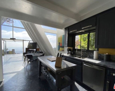 2144 Sunset Plaza Drive - Photo Thumbnail 37