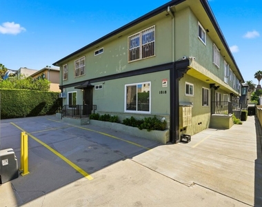 1818 N Kingsley Drive - Photo Thumbnail 13