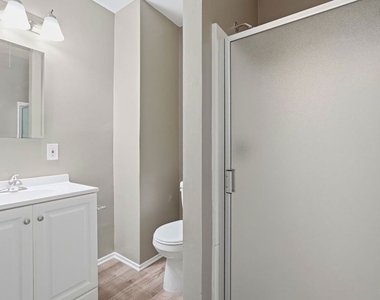1818 N Kingsley Drive - Photo Thumbnail 7