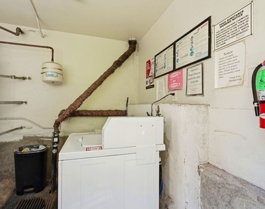 1818 N Kingsley Drive - Photo Thumbnail 16