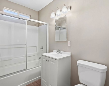 1818 N Kingsley Drive - Photo Thumbnail 4