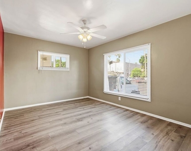 1818 N Kingsley Drive - Photo Thumbnail 5
