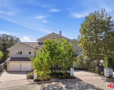 1027 Ravoli Drive - Photo Thumbnail 3