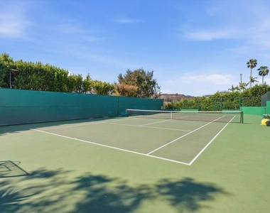 1027 Ravoli Drive - Photo Thumbnail 63