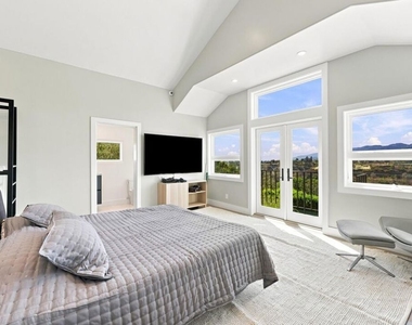 1027 Ravoli Drive - Photo Thumbnail 46