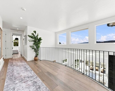 1027 Ravoli Drive - Photo Thumbnail 24