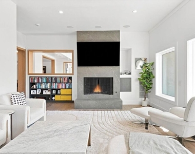 1027 Ravoli Drive - Photo Thumbnail 12