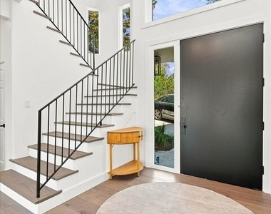 1027 Ravoli Drive - Photo Thumbnail 4