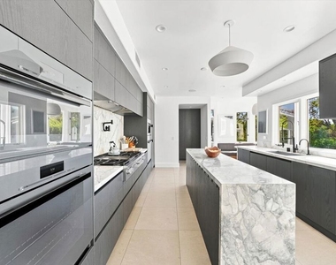1027 Ravoli Drive - Photo Thumbnail 14