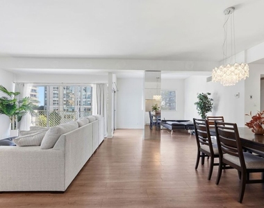 10787 Wilshire Boulevard - Photo Thumbnail 11
