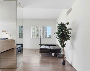 10787 Wilshire Boulevard - Photo Thumbnail 7
