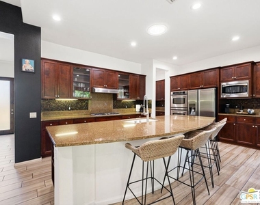 1420 Lorena Way - Photo Thumbnail 4