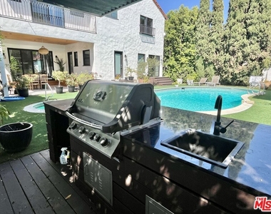 6112 Maryland Drive - Photo Thumbnail 16
