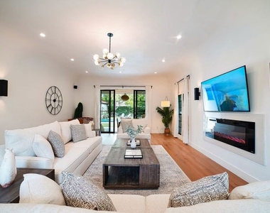 6112 Maryland Drive - Photo Thumbnail 1