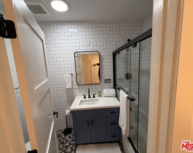 6112 Maryland Drive - Photo Thumbnail 20