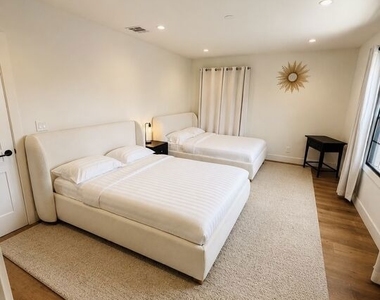 6112 Maryland Drive - Photo Thumbnail 21