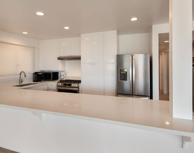 6419 Ocean Front Walk - Photo Thumbnail 8