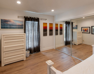 6419 Ocean Front Walk - Photo Thumbnail 24