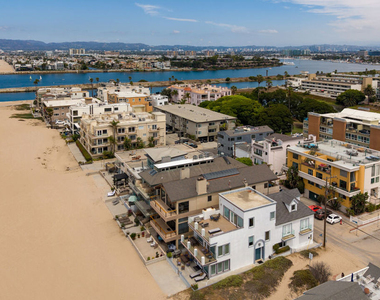 6419 Ocean Front Walk - Photo Thumbnail 42