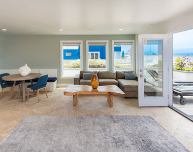 6419 Ocean Front Walk - Photo Thumbnail 5