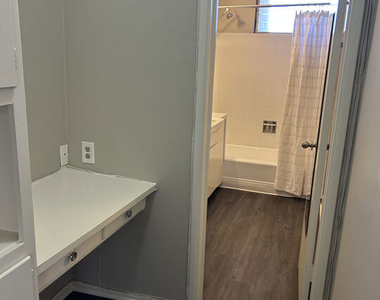 1412 Barry Avenue - Photo Thumbnail 17