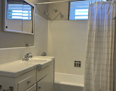 1412 Barry Avenue - Photo Thumbnail 18