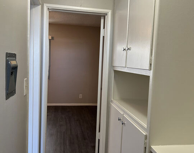 1412 Barry Avenue - Photo Thumbnail 19