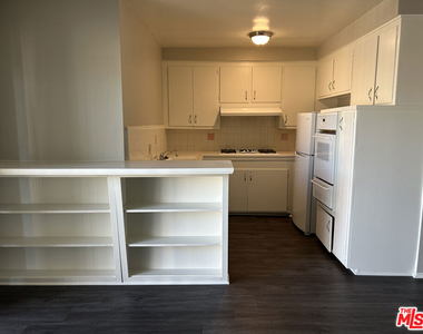1412 Barry Avenue - Photo Thumbnail 9