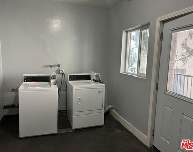 1412 Barry Avenue - Photo Thumbnail 3