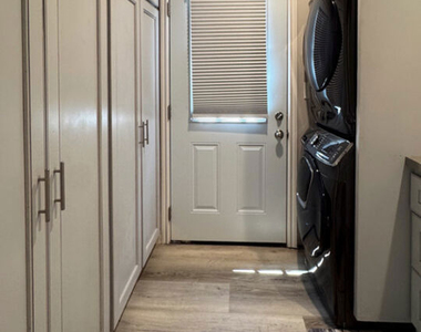 205 Quincy Avenue - Photo Thumbnail 17