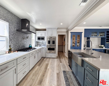 205 Quincy Avenue - Photo Thumbnail 7