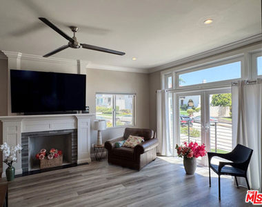 205 Quincy Avenue - Photo Thumbnail 2