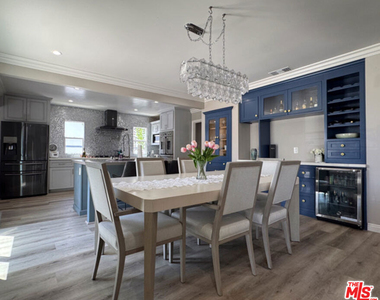 205 Quincy Avenue - Photo Thumbnail 4