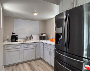 205 Quincy Avenue - Photo Thumbnail 8