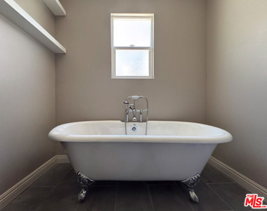 205 Quincy Avenue - Photo Thumbnail 11