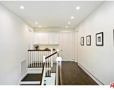 2931 Military Avenue - Photo Thumbnail 5