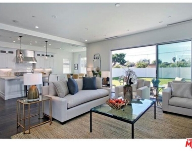 2931 Military Avenue - Photo Thumbnail 1
