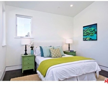 2931 Military Avenue - Photo Thumbnail 11