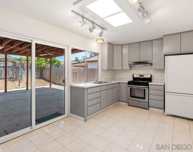 10359 Londonderry Ave - Photo Thumbnail 11